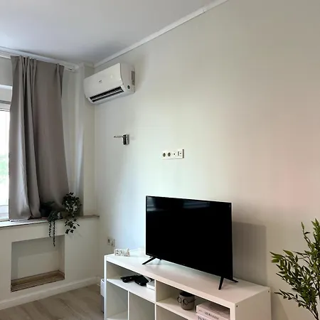 Modern 100m In Center Vitosha Blvd