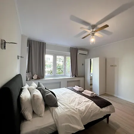 Modern 100m In Center Vitosha Blvd