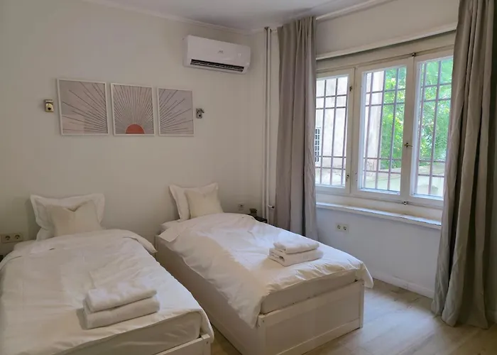 Modern 100m In Center Vitosha Blvd 索菲亞